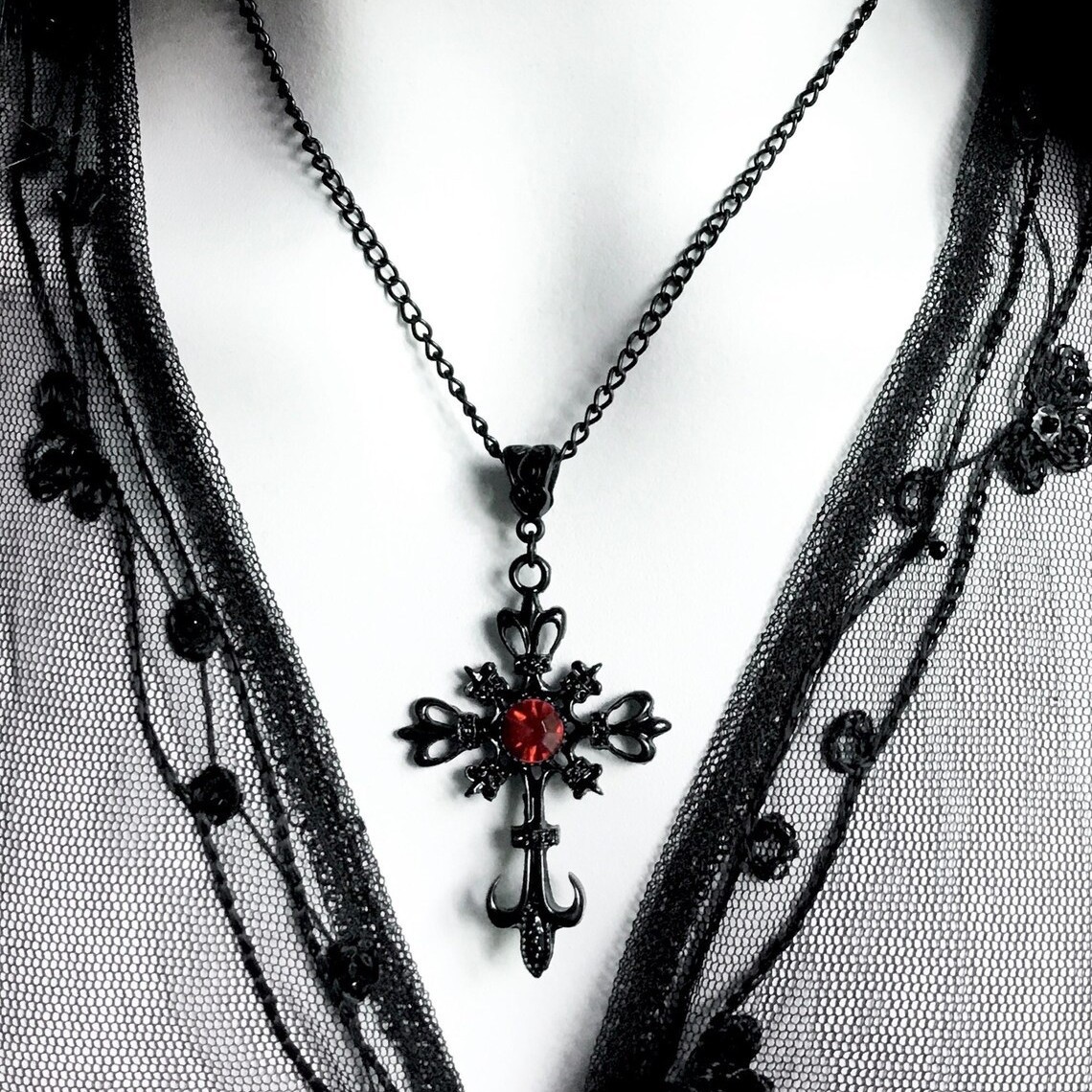 Gothic Cross Necklace For Wome - مراجعة Men'S Vampire Accessories وسعره