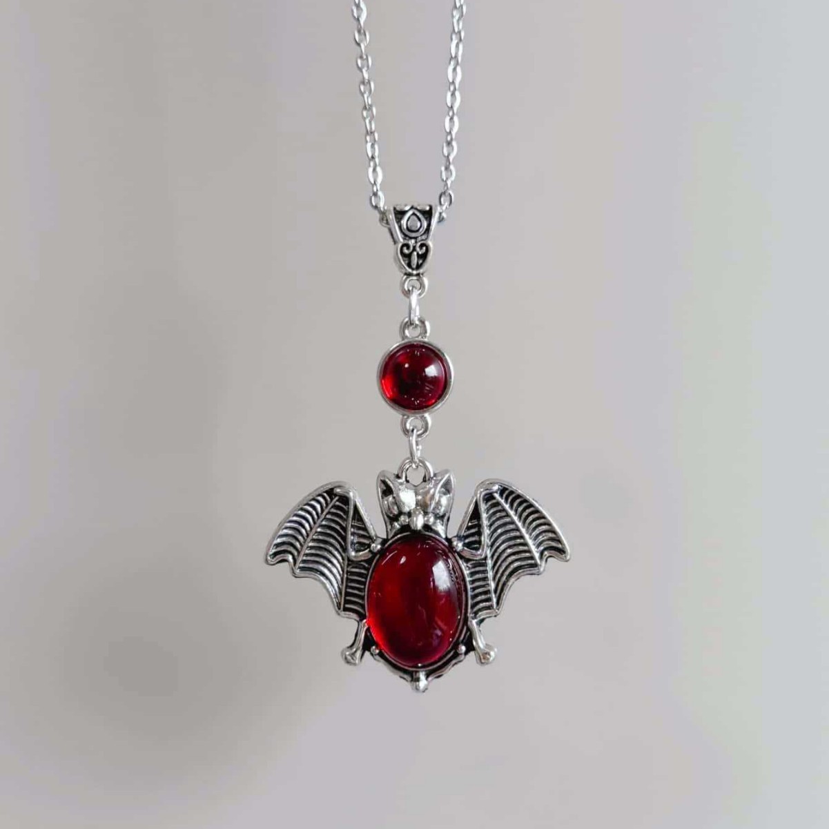 Vampire Bat necklace,Gothic je - مراجعة Men'S Vampire Accessories وسعره