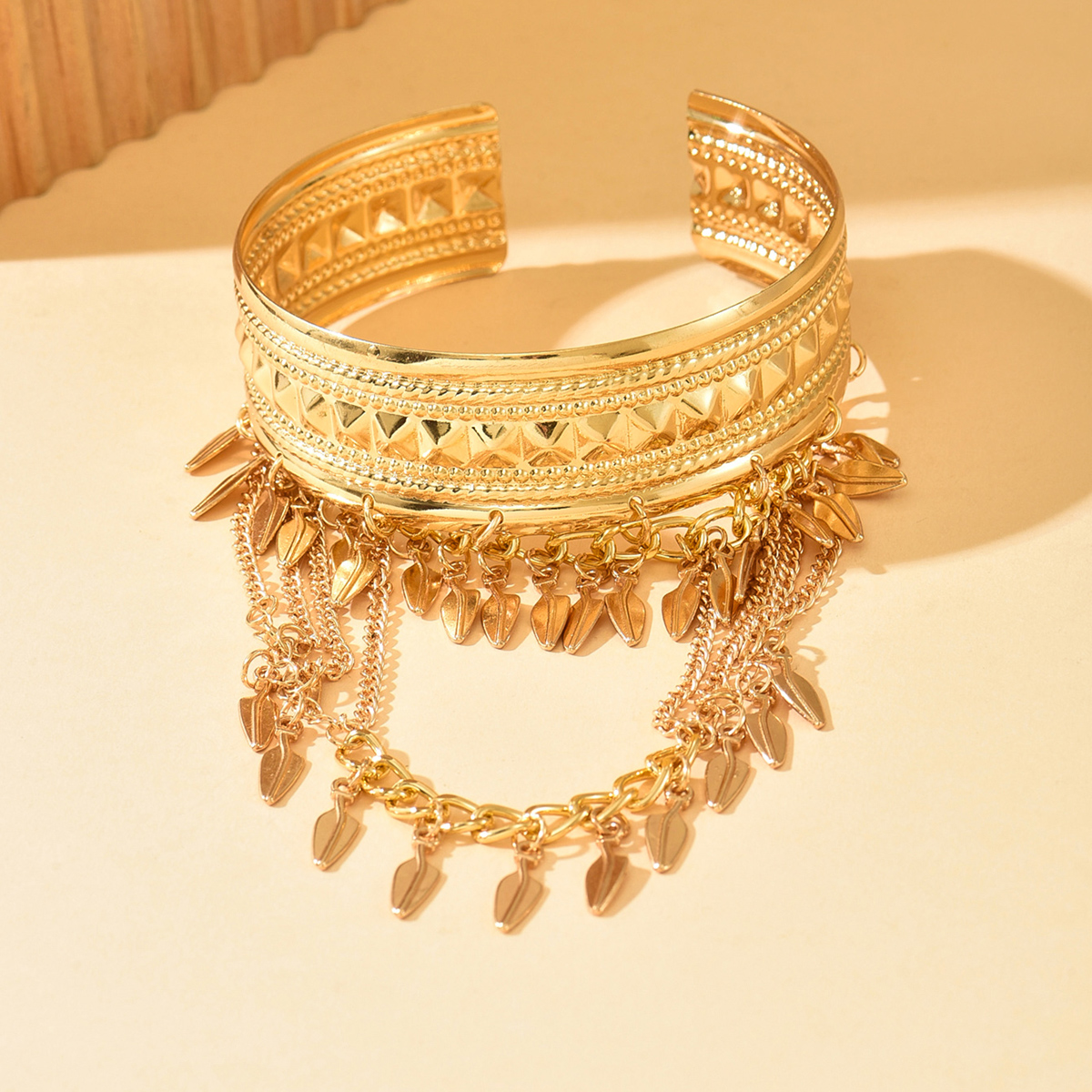 New Trendy Golden Metal Coin L - مراجعة Men Accessories Chain And Bracelet وسعره