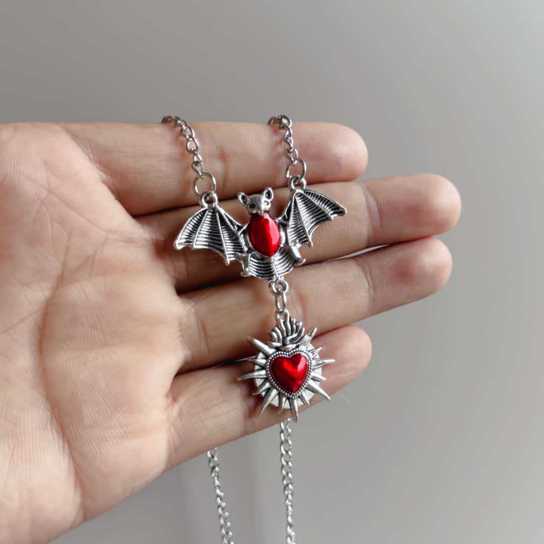 Spike Heart Bat Necklace, Goth - مراجعة Men'S Vampire Accessories وسعره